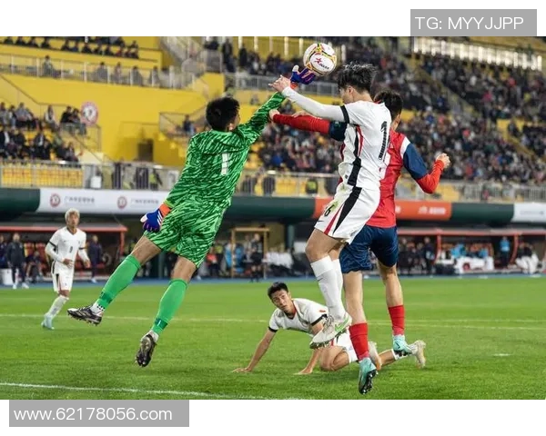 广州足球队盯防策略分析及其在比赛中的成效与不足探讨