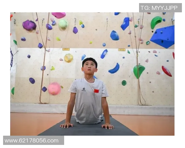 成都攀岩队的盯防策略分析与攀岩表现的关系探讨