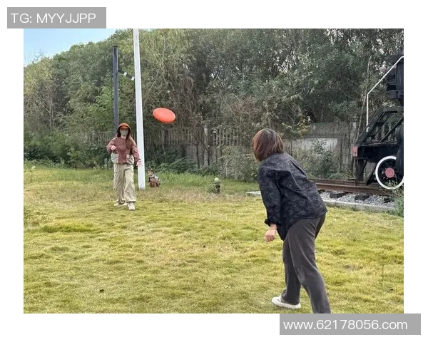 武汉飞盘队与成都飞盘队赛后复盘分析双方状态与表现对比