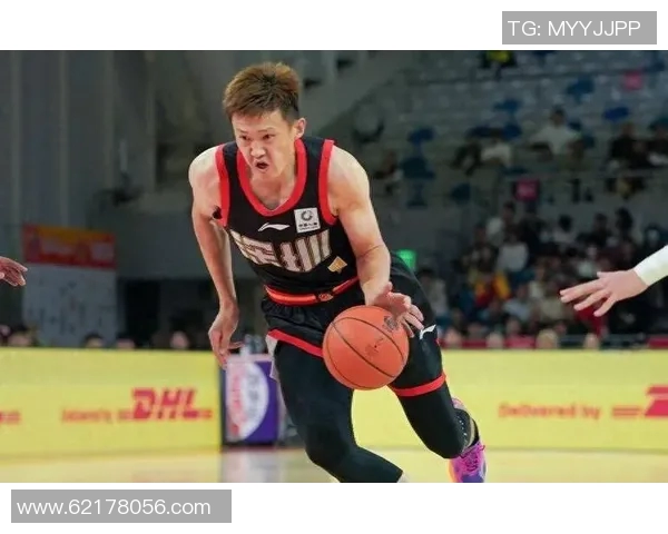 周鹏:从青涩少年到篮球巨星的奋斗历程与荣耀时刻 周鹏:从青涩少年到篮球巨星的奋斗历程与荣耀时刻