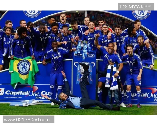 巴黎与曼联精彩对决全场回放重温比赛精彩瞬间与战术分析 巴黎与曼联精彩对决全场回放重温比赛精彩瞬间与战术分析