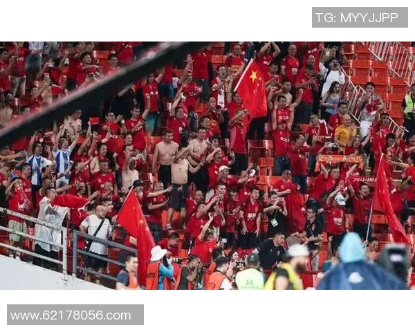 重庆足球队比赛经验引发热议球迷对表现和战术的看法各异